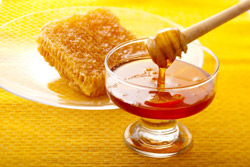 عسل موم دار