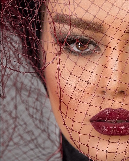 عکسی از صورت مدل شده سحر قریشی
