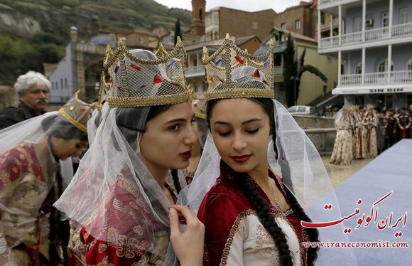 تصویری از شرکت‌کنندگان در فستیوال سالانه در تفلیس گرجستان