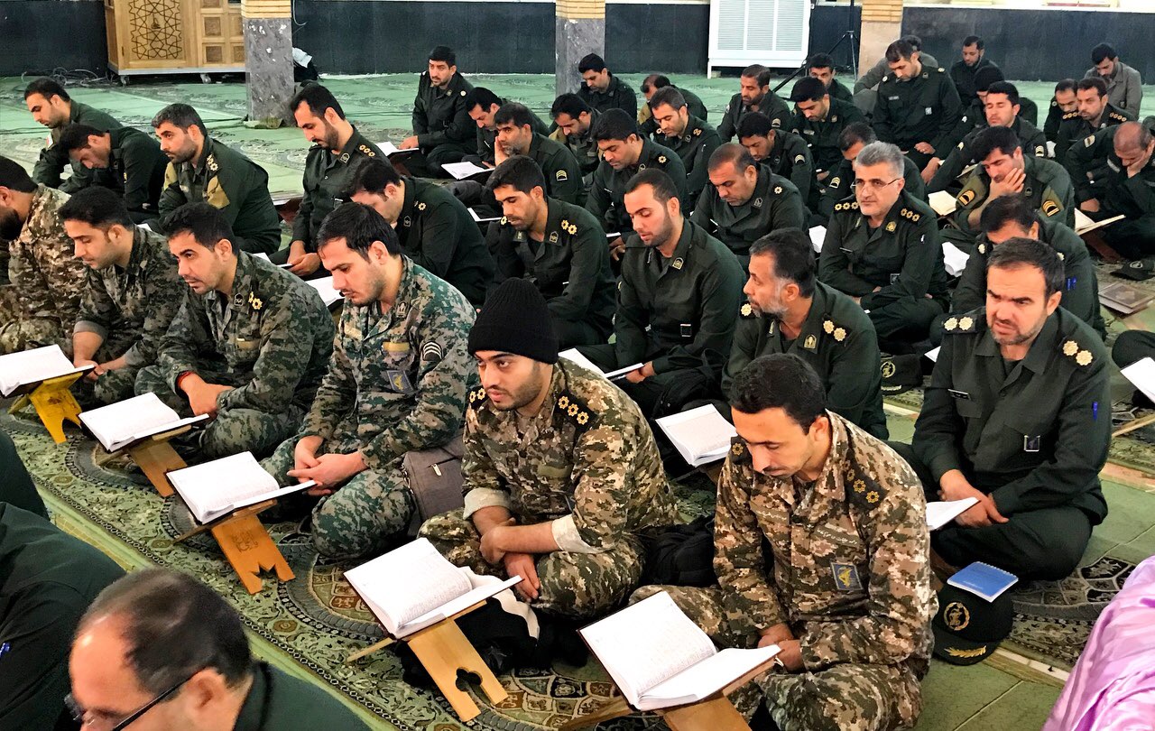 برگزاری محفل انس با قرآن کریم کاروان قرآنی  در پایگاه سوم دریایی سپاه بندر ماهشهر+تصاویر برگزاری محفل انس با قرآن کریم کاروان قرآنی  در پایگاه سوم دریایی سپاه بندر ماهشهر+تصاویر