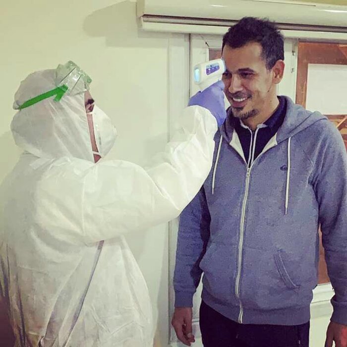 ستاره&zwnj;های فوتبال عراق با پول و هتل به جنگ کرونا رفتند