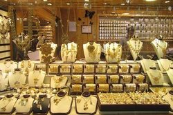 نه به مالیات بر ارزش افزوده، قیمت طلا را ارزان می‌کند