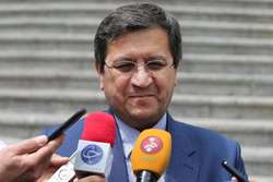 همتی:ادغام بانک‌های نظامی تا پایان آذر قطعی می‌شود