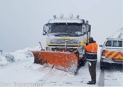 بارش برف و باران در محورهای مواصلاتی ۱۵ استان کشور