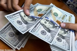 دلار در صرافی‌ها ۲۵۰ تومان گران‌تر شد