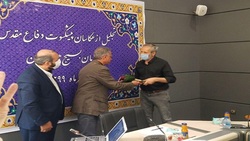 عکاسان پیشکسوت دفاع مقدس تجلیل شدند