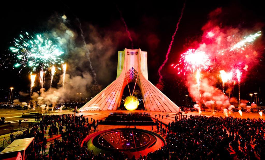 گزارش تصویری از جشن پیروزی انقلاب اسلامی در میدان آزادی