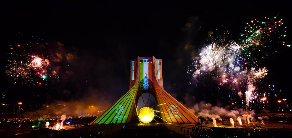گزارش تصویری از جشن پیروزی انقلاب اسلامی در میدان آزادی