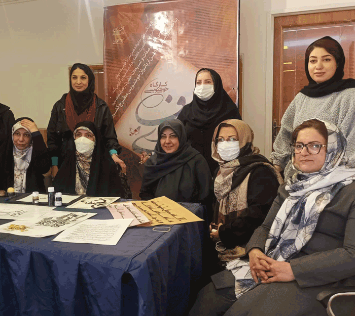 خوشنویسی بانوان هنرمند در کارگاه یک روزه &laquo;دری در صدف&raquo;