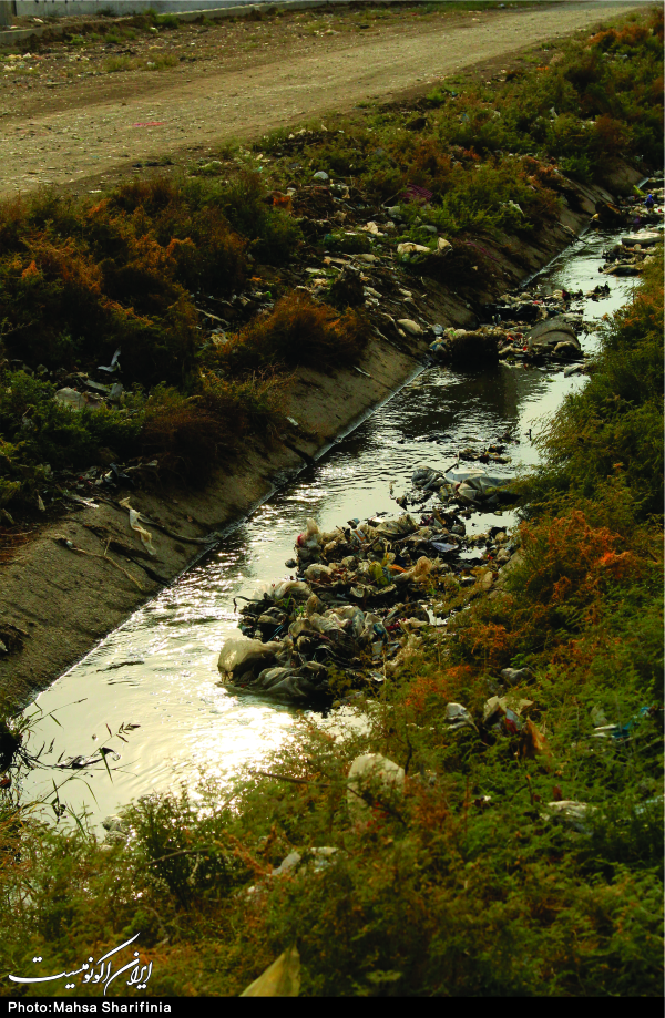 کانال های آب پاکدشت غرق در زباله های شهری/ مسئولین رسیدگی کنند