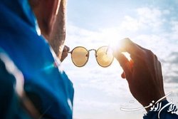 جلوگیری از مضرات نور آبی به کمک عینک آفتابی