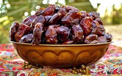 عرضه خرما در ایستگاه های مترو ۱۰ درصد زیرقیمت میادین میوه و تره بار