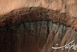 درخشش دهانه یخ زده مریخ