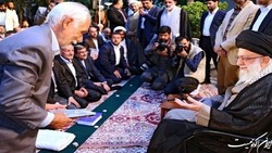 ماجرای درخواست رندانه براتی‌پور برای شعرخوانی مقام معظم رهبری و پاسخ ایشان
