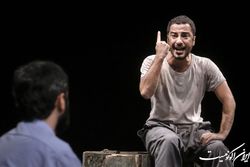 غیررسمی؛ نوید محمدزاده از بازی در «گیاه‌خوار» انصراف داد