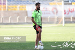 اسد بیگی ۱۰۰ سال دیگر از این گل‌ها می‌زند!