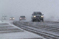 برف و باران در جاده‌های ۲۳ استان کشور  ترافیک پرحجم در ۴ محور