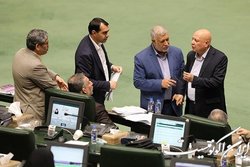 کشمکش دولت و مجلس درباره بودجه مجلس در سال ۱۴۰۲