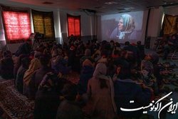 تعدادی از هنرمندان در جمع زلزله‌زدگان خوی + عکس