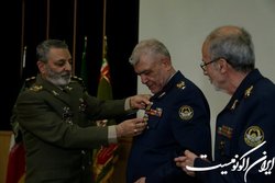 اهدای نشان فداکاری به ۳ فرمانده اسبق نیروی هوایی ارتش