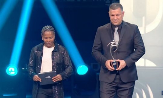 جایزه ای دیگر برای مردم تکرارنشدنی فوتبال دنیا جایزه ای دیگر برای مردم تکرارنشدنی فوتبال دنیا