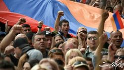 هزاران نفر در ارمنستان علیه واگذاری امتیازات در منطقه قره باغ به باکو تظاهرات کردند