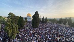 اقامه ۲۰۰ هزار نفری نماز عید فطر در مسجد الاقصی