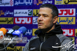 سیدعباسی: فشاری روی بازیکنانم نیست