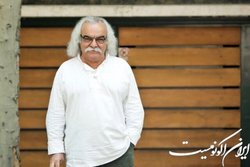 سیدعلی صالحی در یک کتاب