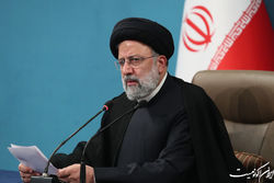 رییسی خطر را به جان خرید و برای نجات اقتصاد کشور فداکاری کرد
