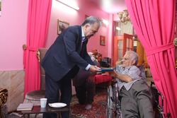 دیدار مدیرعامل بانک دی با جانباز ۷۰ درصد قطع نخاع