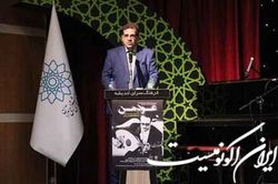 «خواننده خنیاگری» که متفاوت با دیگر شاعران، شعر می‌سرود