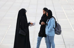 نمایشگاه ۳۳؛ هنر دعوت به عفاف در فضایی فرهیخته