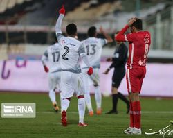 دیدار تراکتور و پرسپولیس نیمه تمام ماند