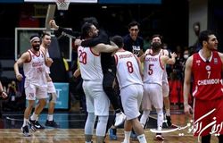 مچ اندازی مهران و فرزاد در لیگ برتر بسکتبال