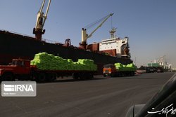 تراز تجاری کشور در فروردین‌ مثبت شد