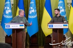 زلنسکی: کی‌یف آماده مذاکرات فوری با روسیه برای تخلیه غیرنظامیان است