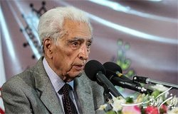 عشق اسلامی ندوشن به ایران بسیار آموزنده بود