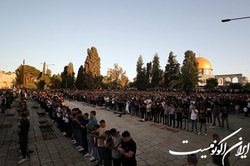 حضور ده‌ها هزار نمازگزار فلسطینی در مسجدالاقصی هم‌زمان با آخرین جمعه ماه مبارک رمضان