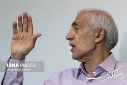 از دادکان خواهش کنید برگردد