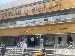 گزارش میدانی ایسنا از شعبه دانشگاه بانک ملی پس از سرقت