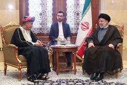 دیدار آیت‌الله رئیسی با نخست وزیر عمان در کاخ العلم