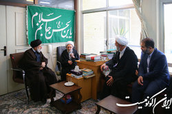 رئیس جمهور به دیدار آیت‌الله ناصری دولت‌آبادی رفت