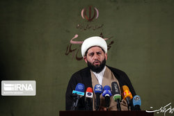 باید به وزیر فرصت دهیم تا برنامه‌های خود را اجرایی کند