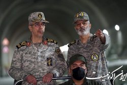 بازدید سرلشکر باقری از پایگاه سری ارتش