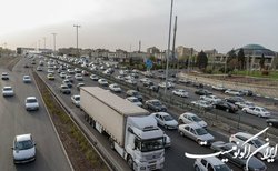 ریزش سنگ در جاده بندرخمیر-بندرلنگه درپی وقوع زلزله