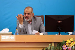 وزیر کشور: استانداران بر قیمت‌گذاری خدمات و کالاهای استانی نظارت کنند