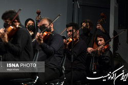 ارکستر سمفونیک تهران به رهبری حامد گارسچی روی صحنه می‌رود