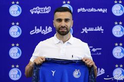 تمدید گیتاریست استقلال؛ مطهری دو فصل دیگر برای آبی‌ها می‌نوازد