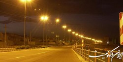 چرا برخی چراغ‌های تیر برق در روز روشن می‌ماند؟
